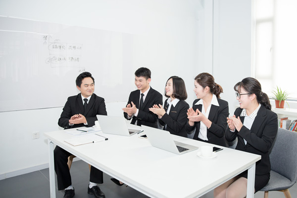 集團(tuán)人才梯隊(duì)建設(shè)：培養(yǎng)核心人才，提升企業(yè)競(jìng)爭(zhēng)力