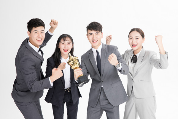全面薪酬戰(zhàn)略實施：提升員工滿意度，提升企業(yè)績效