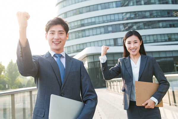 集團管控：統(tǒng)一策略、優(yōu)化運營、提升效率