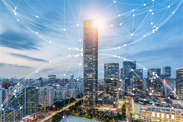 在全球化競爭中，企業(yè)如何制定有效的戰(zhàn)略管理策略？