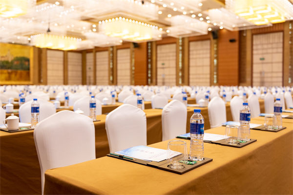 兩會(huì)熱議破解企業(yè)“生長(zhǎng)痛”，對(duì)企業(yè)戰(zhàn)略管理有何啟示？