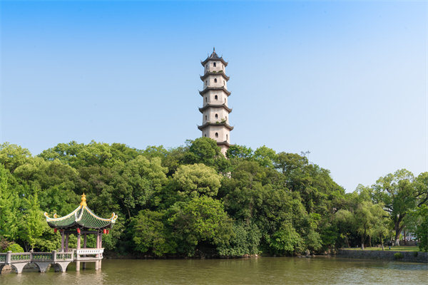集團(tuán)戰(zhàn)略落地難，溫州集團(tuán)管控咨詢公司如何助力高效執(zhí)行？