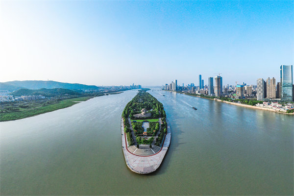 長沙戰(zhàn)略咨詢公司如何幫傳統(tǒng)企業(yè)突破發(fā)展瓶頸實現(xiàn)轉(zhuǎn)型？