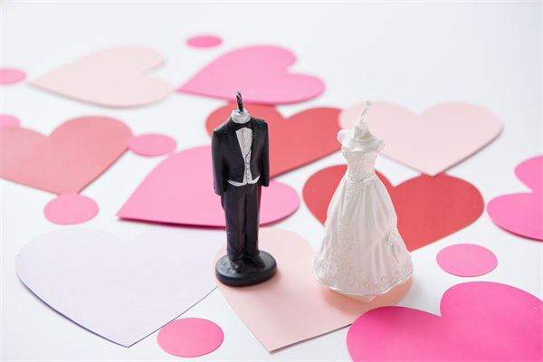 5月10日起結(jié)婚離婚不需要戶口本，人力資源怎么看？