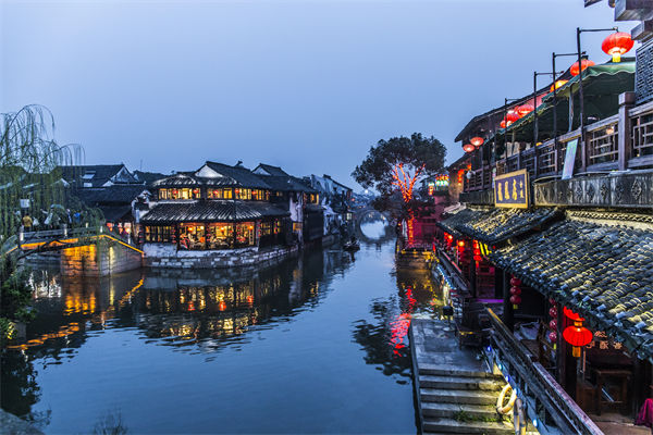 戰(zhàn)略規(guī)劃分析：村民不滿古鎮(zhèn)收門票，指引游客逃票